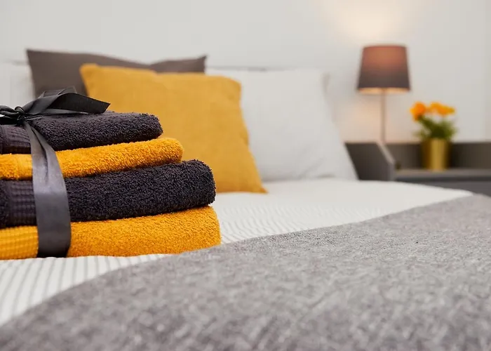 High Spec 2 Bed Apartment W/Parking Available